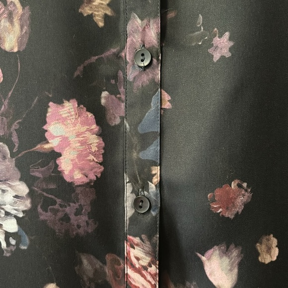 Chelsea 28 size S black floral, and lace long sleeves blouse. - Picture 4 of 7